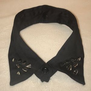 NWOT Black Collar With Pins